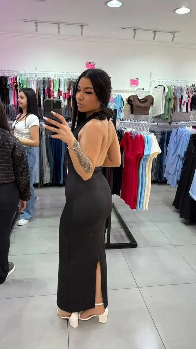 Vestido Suplex Com Decote no Peito e Amarração no Pescoço Preto - foto 2