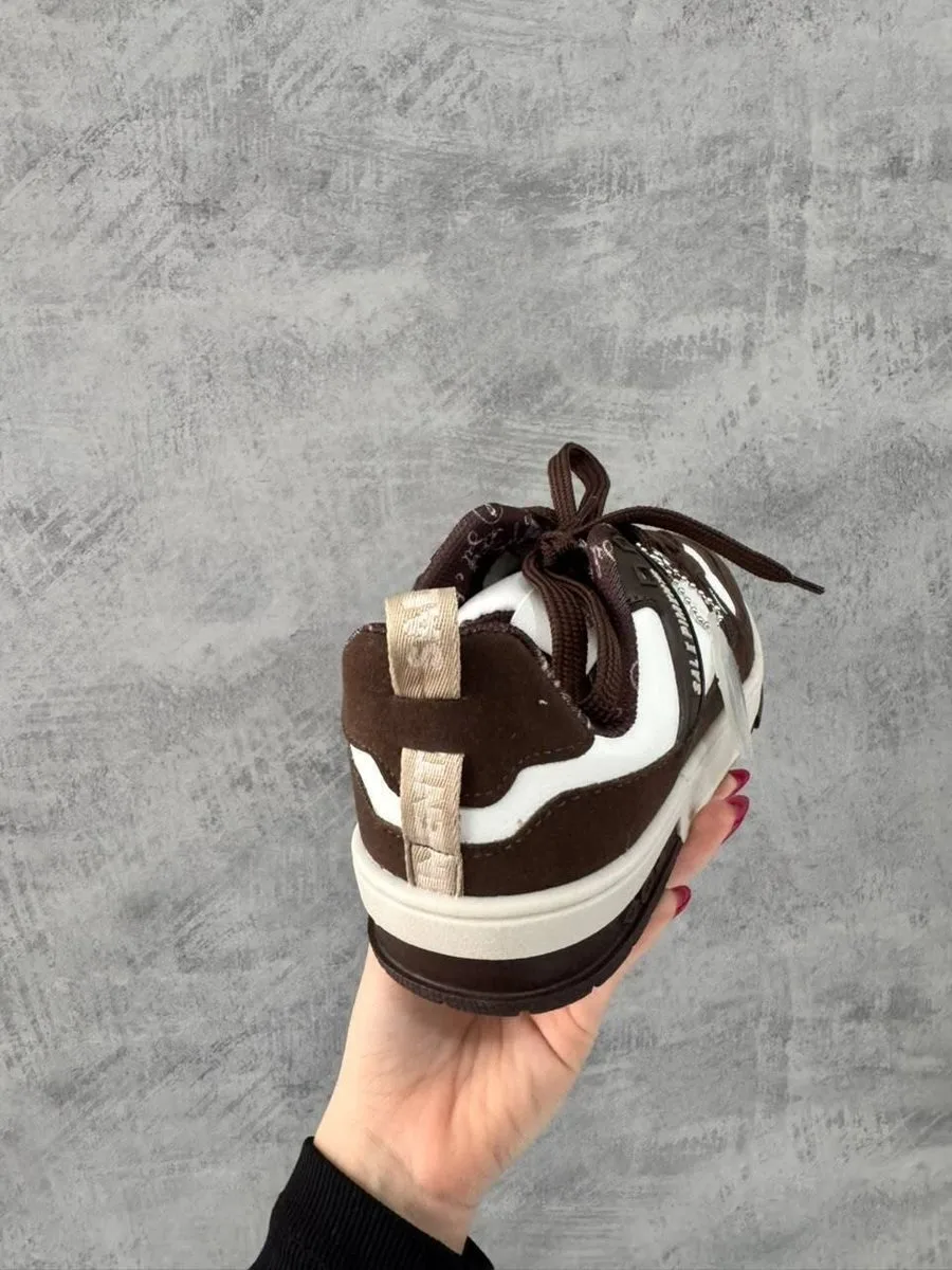 Tênis Sal e Pimenta Baixinho Branco Chocolate - foto 3