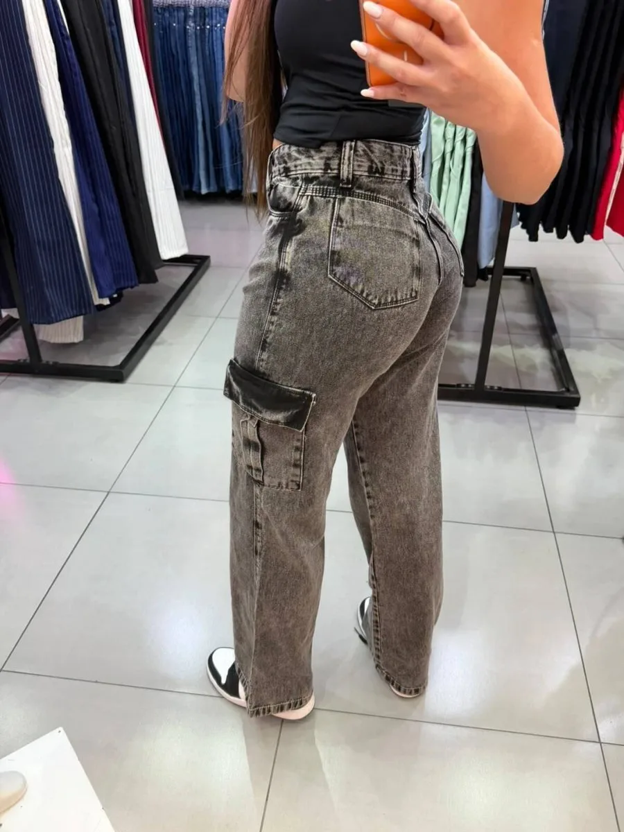 Calça Wide Cargo Com Bolço Na Lateral Grafite - foto 2