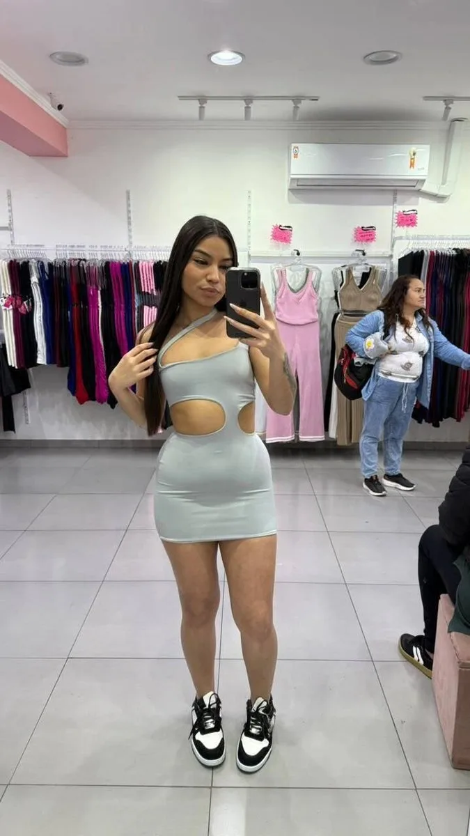 Vestido Curto Com Recorte Na Barriga Cinza - foto 1