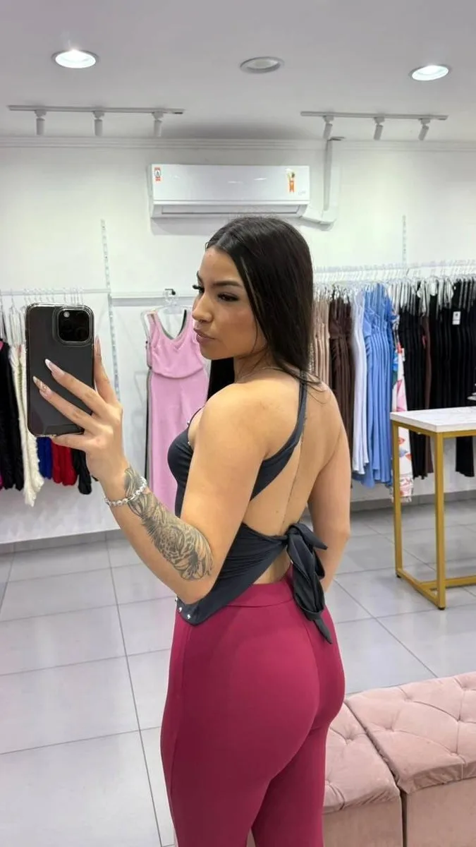 Blusa Assimétrica Com Costas Aberas E Strass Prata Preta - foto 1