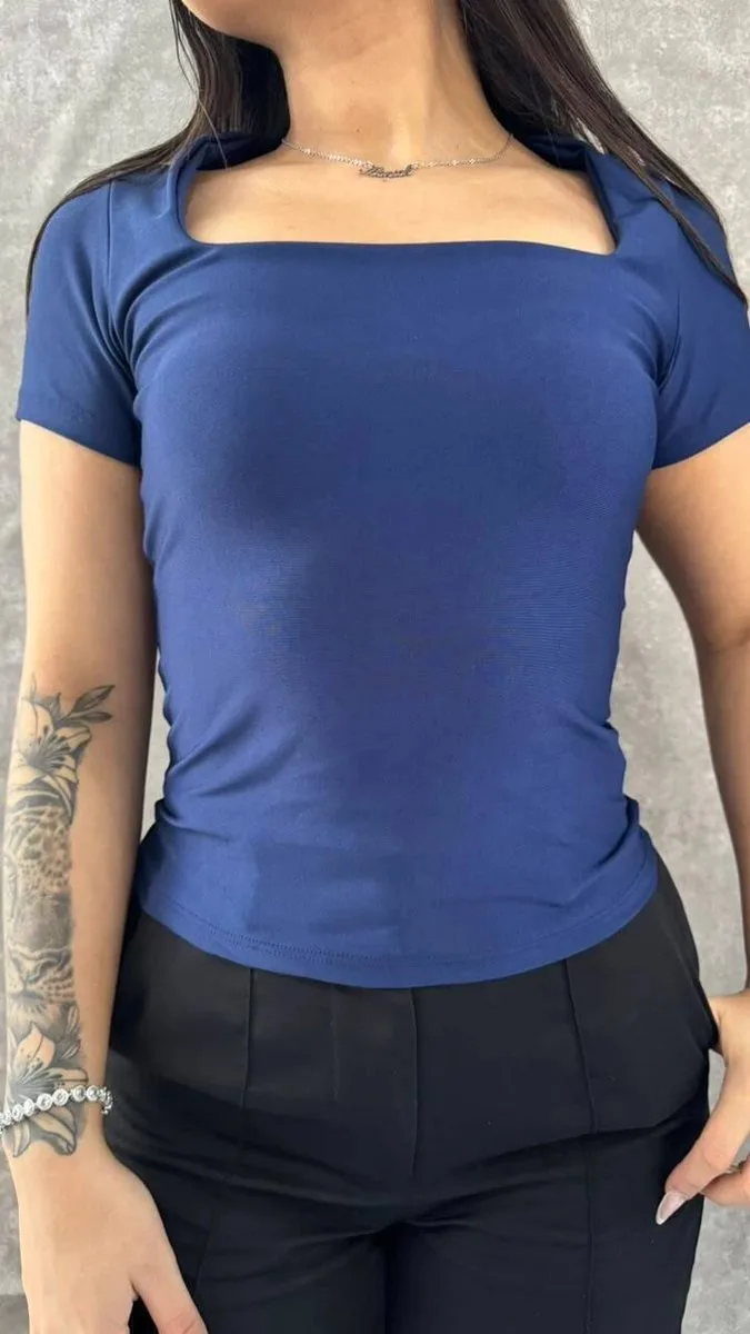 Blusa Gola Quadrada em Suplex Azul Marinho - foto 1