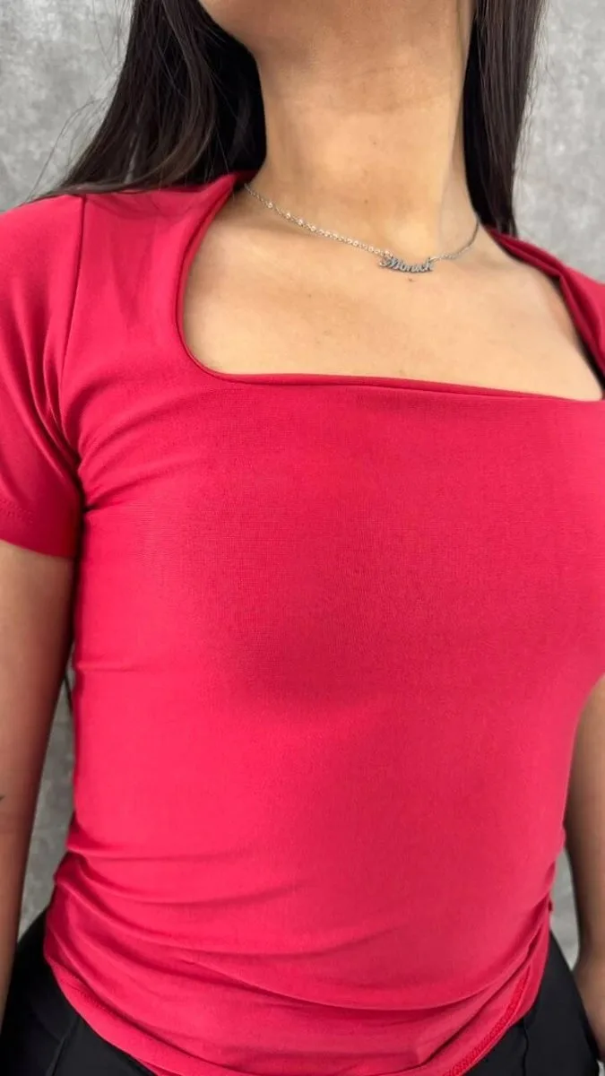 Blusa Gola Quadrada em Suplex Vermelha - foto 2