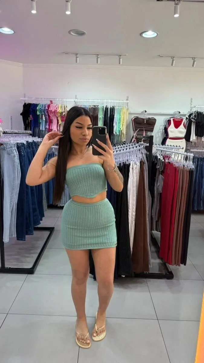 Conjunto Luxxo Em Tricô Cropped Tomara Que Caia e Saia Curta Verde - foto 1