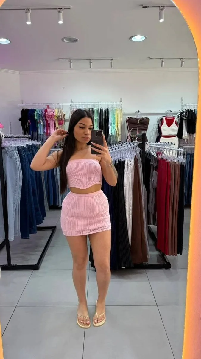 Conjunto Luxxo Em Tricô Cropped Tomara Que Caia e Saia Curta Rosa - foto 1