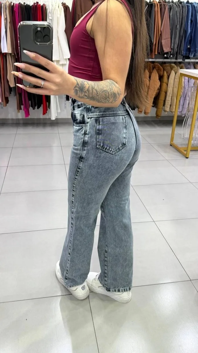 Calça Jeans Wide Leg Marmorizada Mist Wash Botão Prata - foto 2