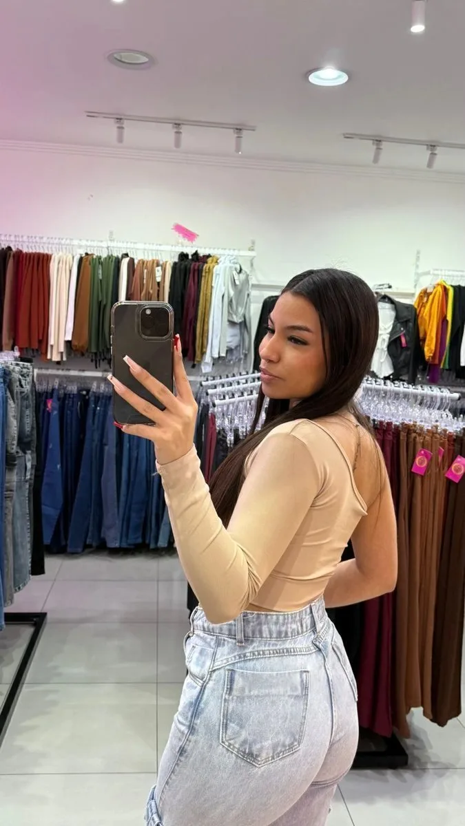 Cropped Com Bojo Uma Manga Longa Nude - foto 2