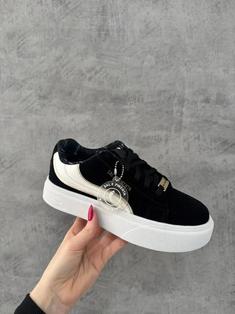 Tênis Sal e Pimenta Preto Com Detahe Dourado Urban - foto 1