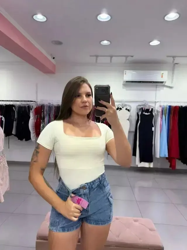 Body Poliamida Gola Quadrada E Manga Curta Off White - foto 1