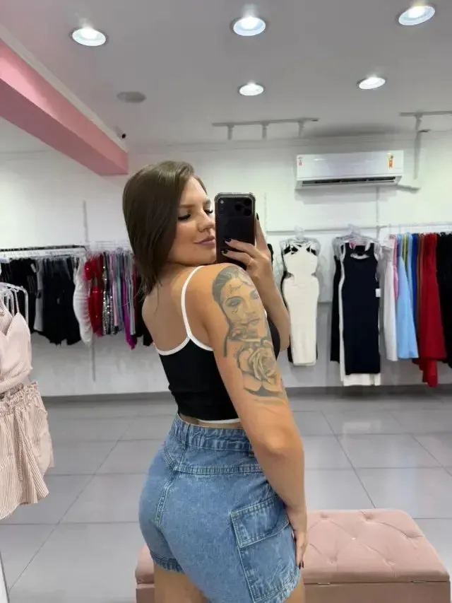 Cropped Top Canelado Bicolor E Alça Fina Preto - foto 2