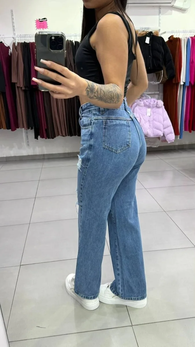 Calça Jeans Wide Leg Lavagem Marmorizada Com Detalhe De Rasgo Botão Dourado - foto 2