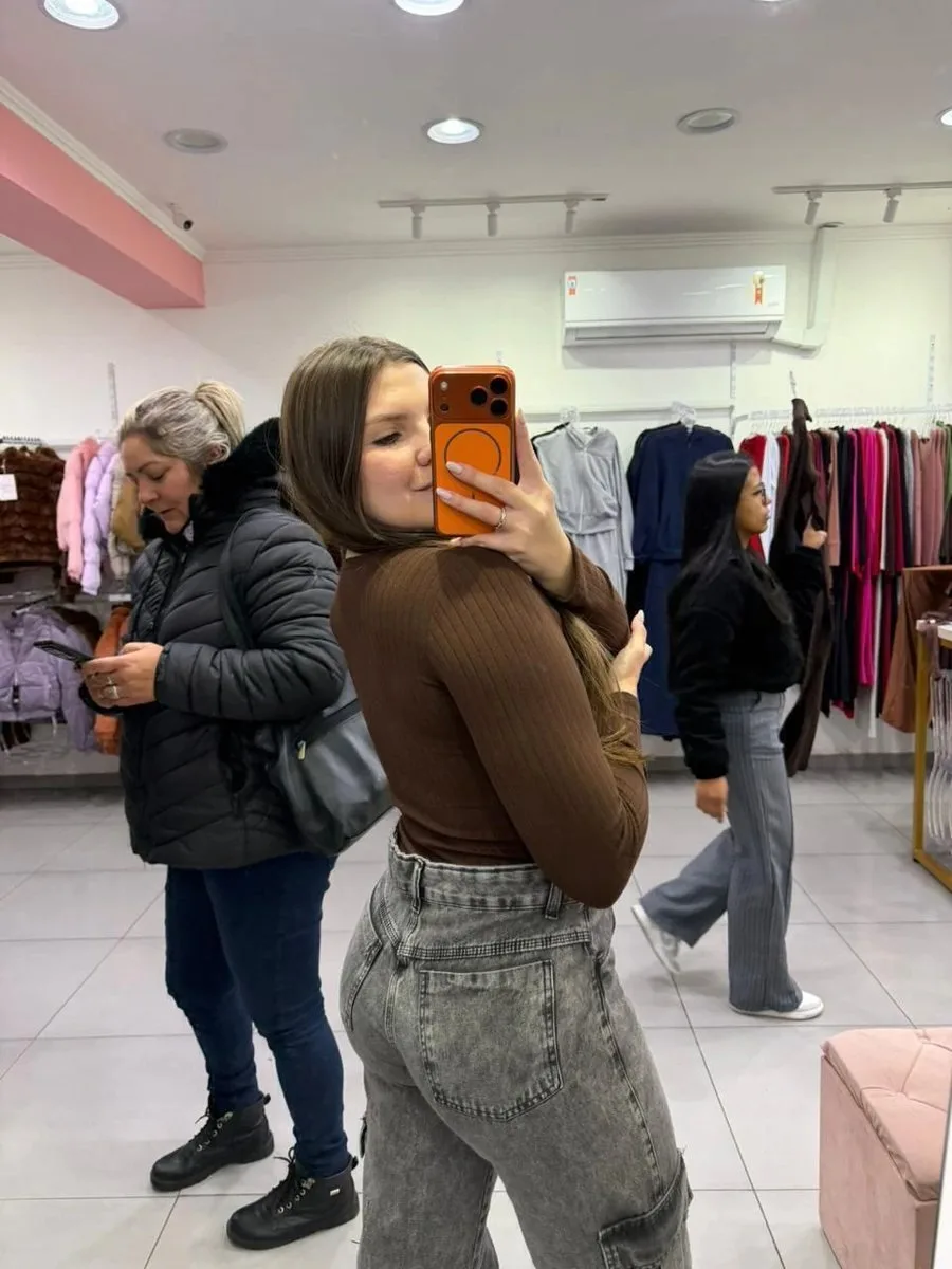 Body Canelado Fino Manga Longa Gola Quadrada Marrom - foto 2