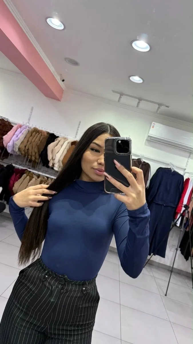 Body Poliamida Com Gola E Manga Longa Azul - foto 1