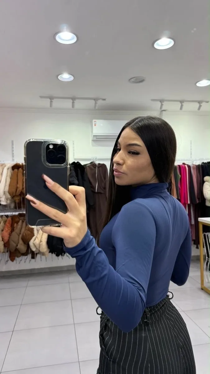 Body Poliamida Com Gola E Manga Longa Azul - foto 2
