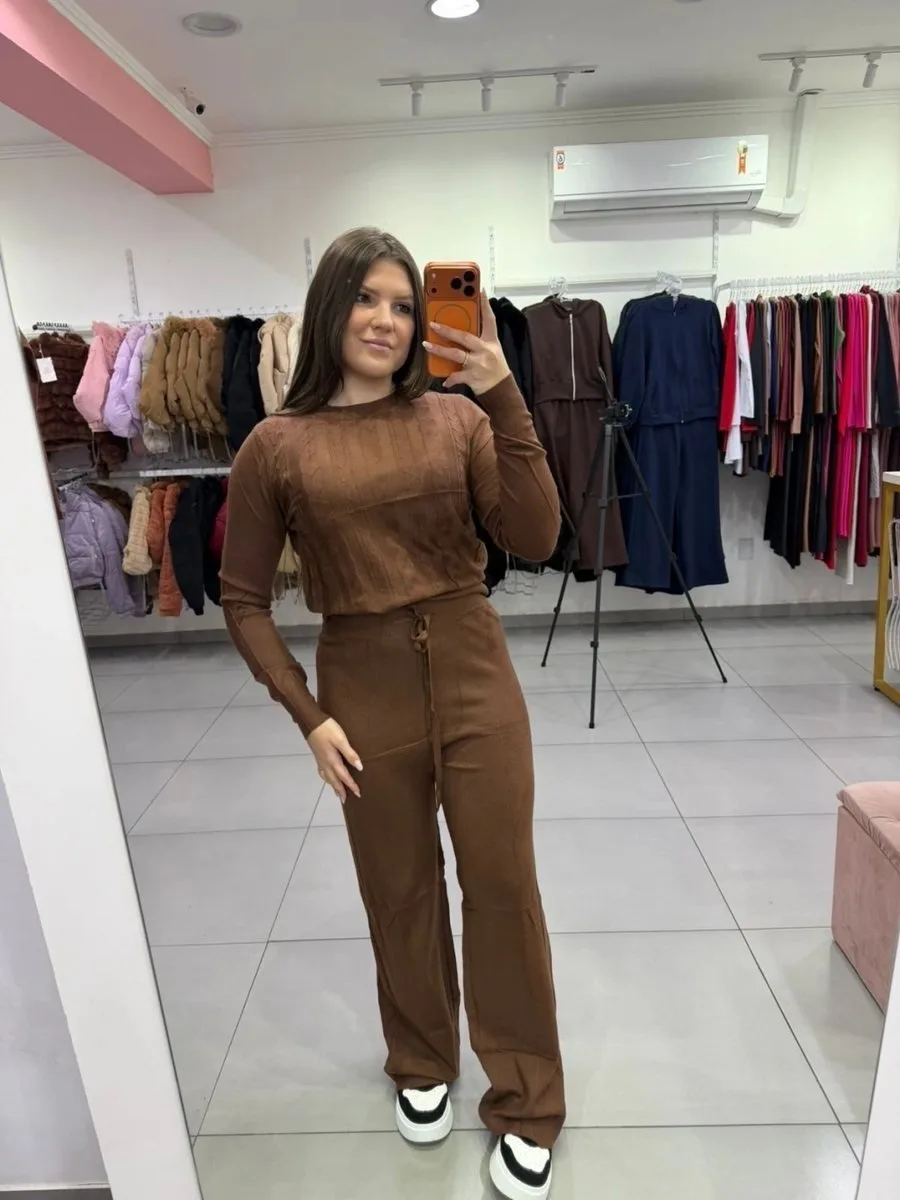 Conjunto Mousse Blusa Detalhe Transados E Calça Pantalona Marrom Escuro - foto 1