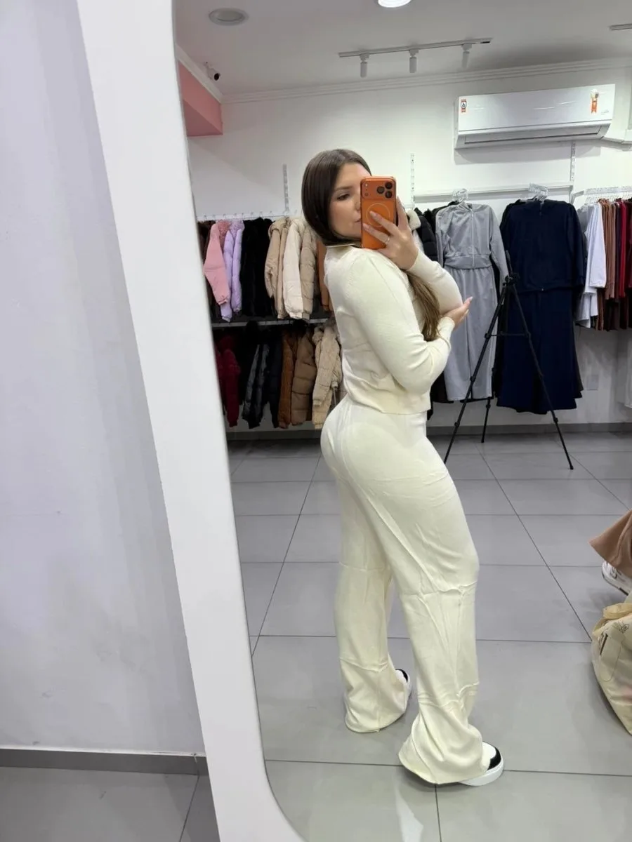 Conjunto Mousse Blusa Com Revê-lo Coração E Calça Pantalona Off White - foto 2