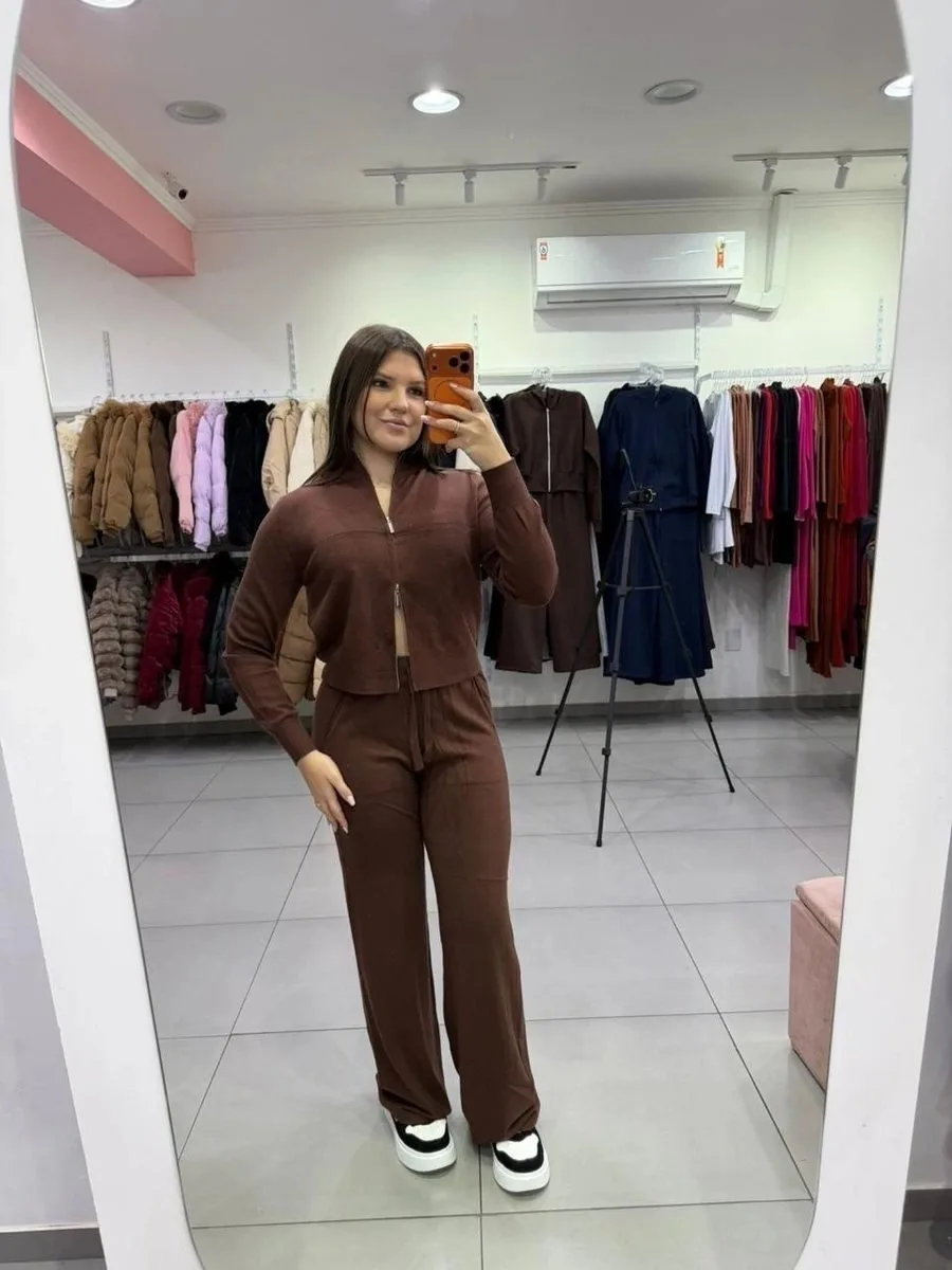 Conjunto Mousse Casaco zíper Com Calça Pantalona Marrom Escuro - foto 2