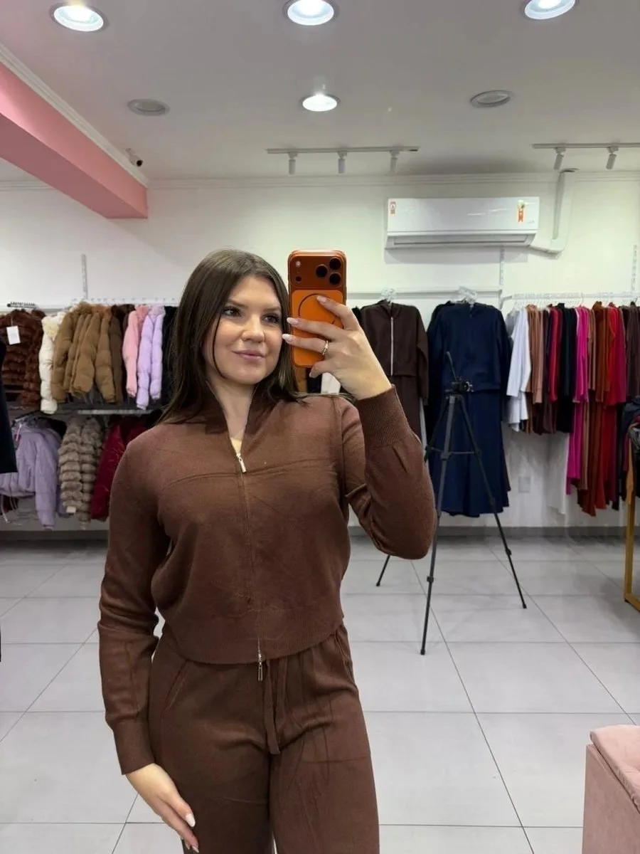 Conjunto Mousse Casaco zíper Com Calça Pantalona Marrom Escuro - foto 3
