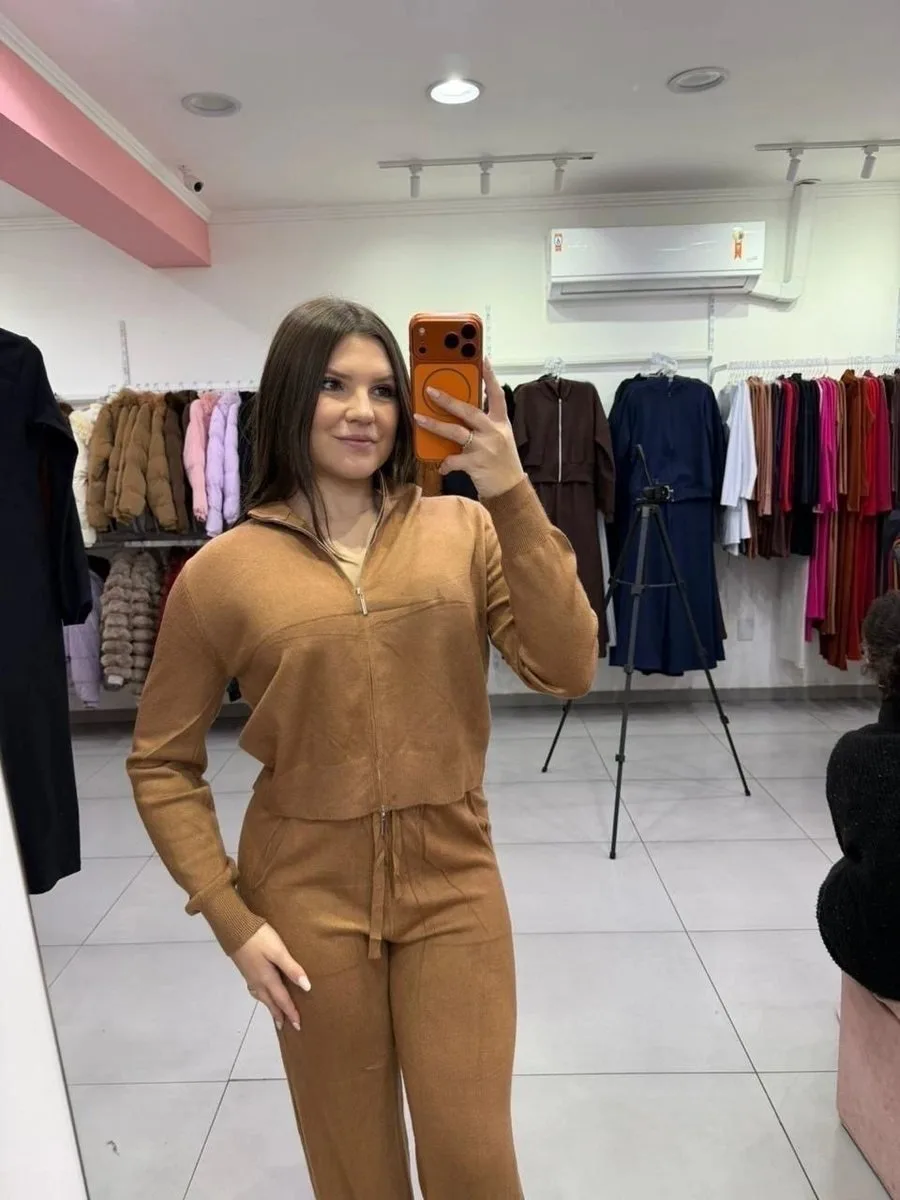 Conjunto Mousse Casaco zíper Com Calça Pantalona Marrom - foto 2