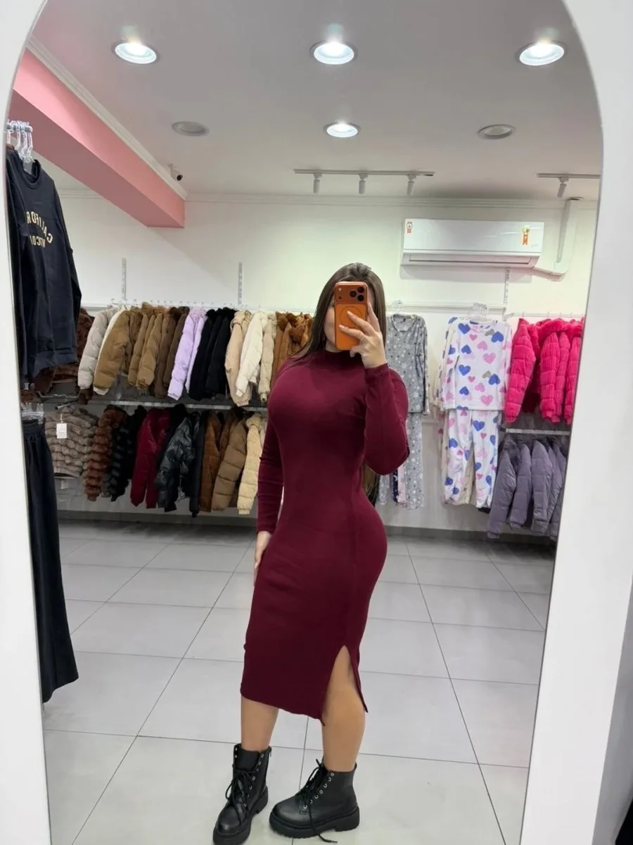 Vestido Mídi Ribana Com Gola E Fenda Lateral Bordo - foto 2