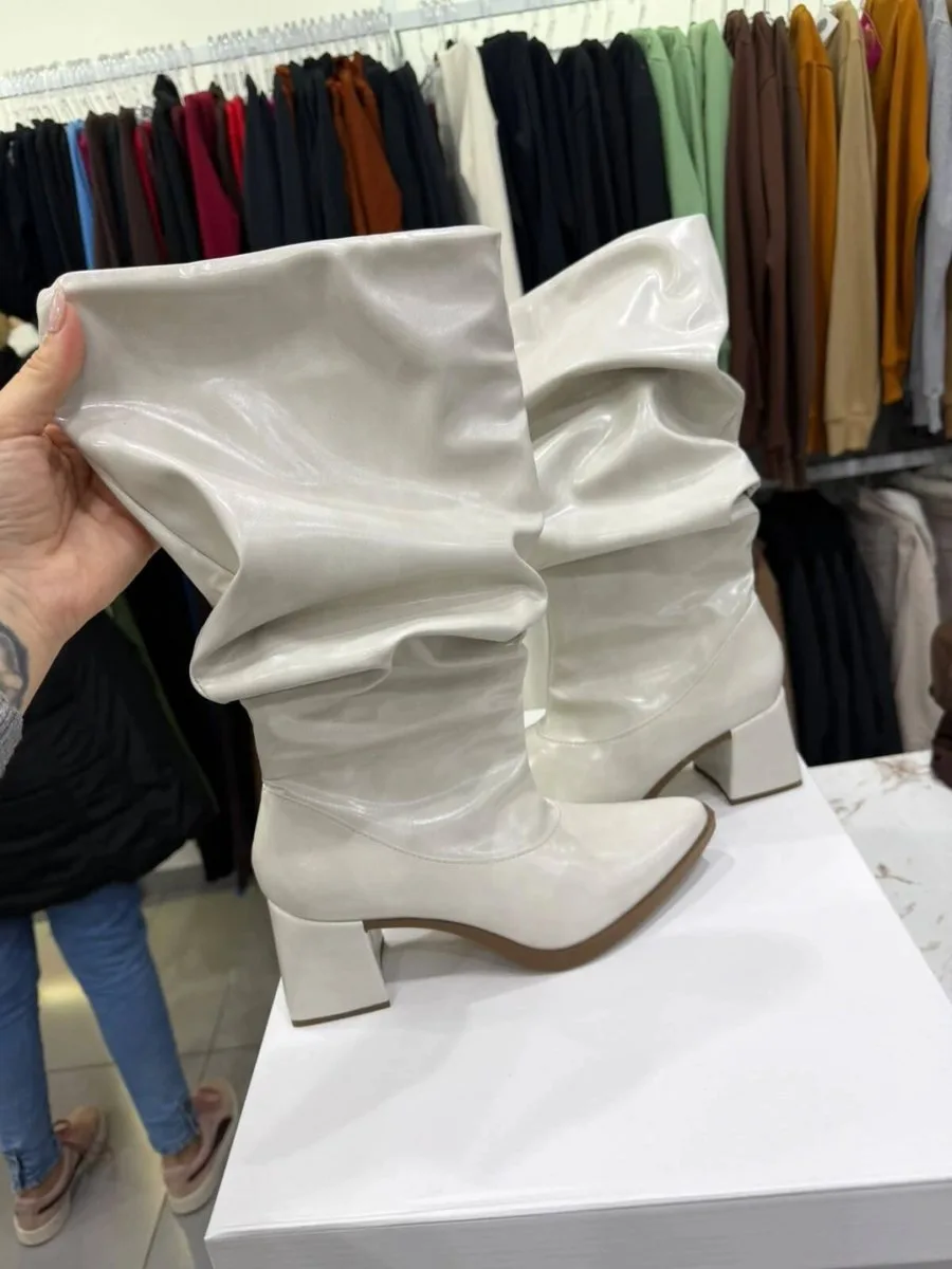 Bota Feminina Cano Alto Slouch Napa Com Salto E Bico Pino Off White - foto 1
