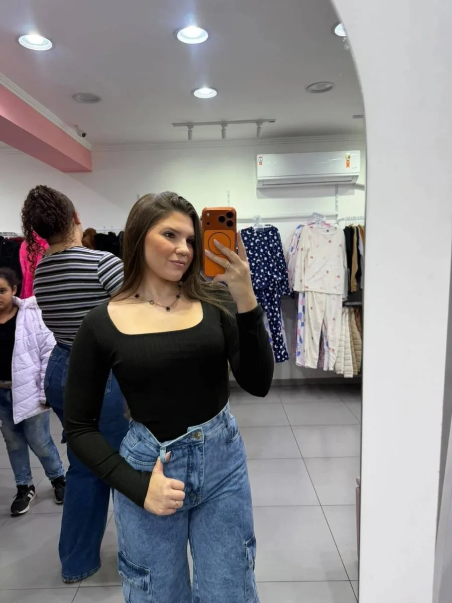 Body Canelado Fino Manga Longa Gola Quadrada Preto - foto 1