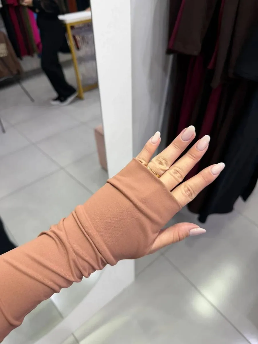 Cropped Gola Quadrada Com Dedeira Em Poliamida Marrom Claro - foto 3