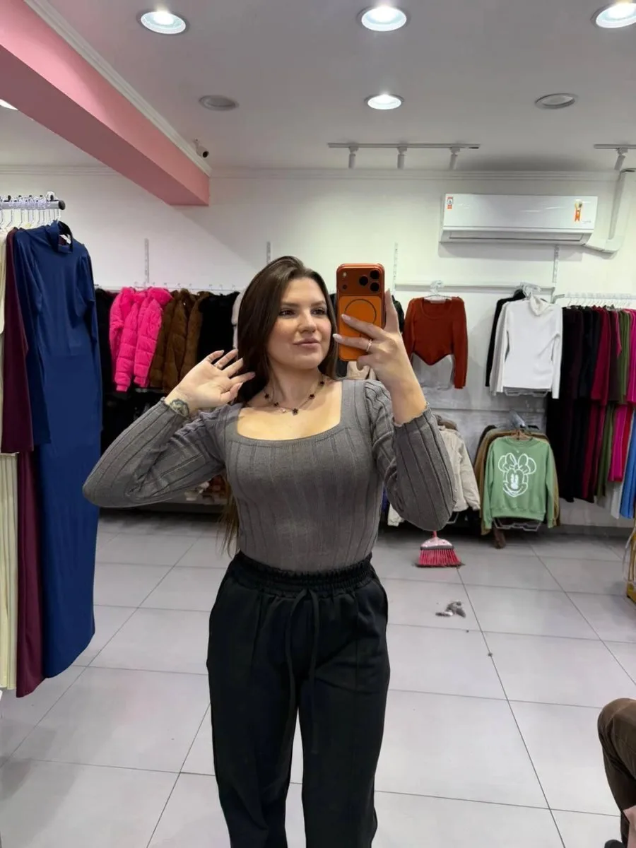 Body Modal Gola Quadrada Com Manga Longa Cinza Escuro - foto 1