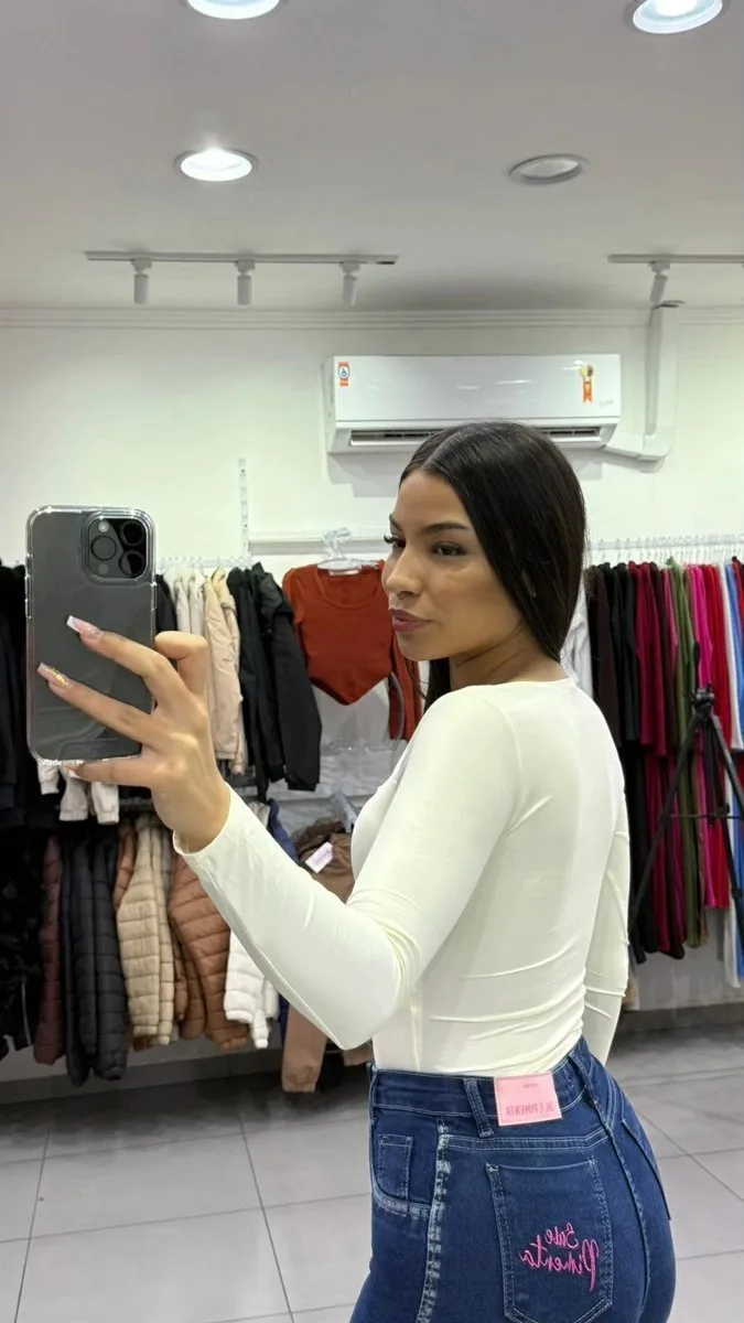 Body Poliamida Com Bojo e Com Detalhe De Abertura Abaixo Do Peito Off White - foto 2