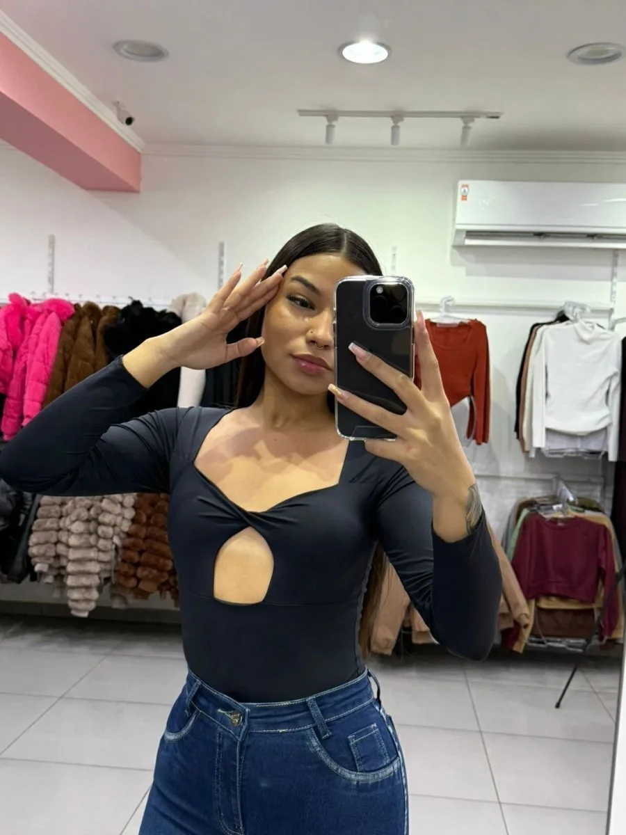 Body Poliamida Com Bojo e Com Detalhe De Abertura Abaixo Do Peito Preto - foto 1