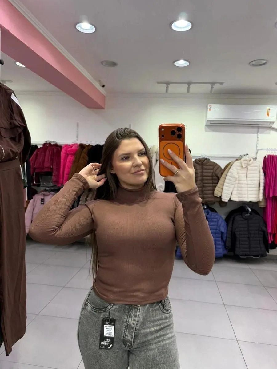 Cropped Canelado Térmico Com Gola Alta E Manga Longa Marrom - foto 1