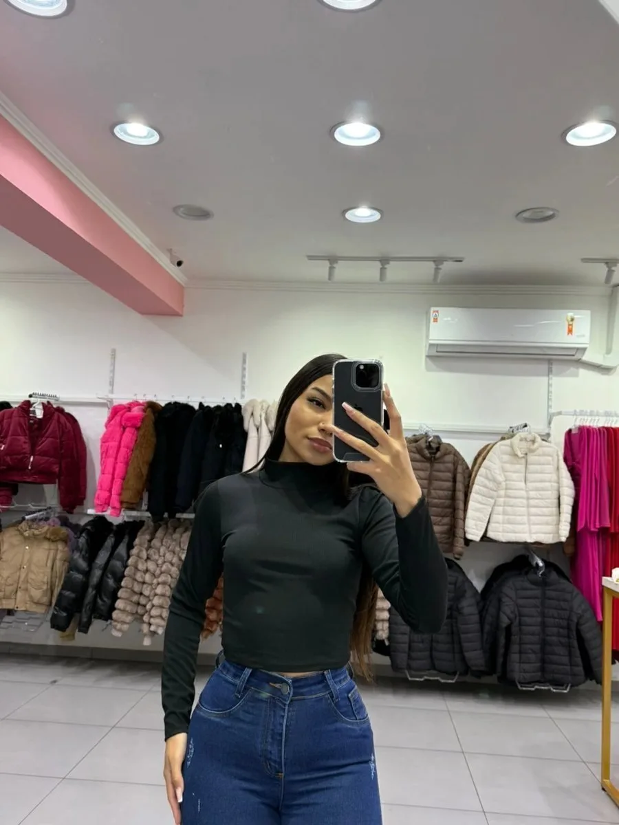 Cropped Canelado Fino Manga Longa E Gola Alta Preto - foto 1