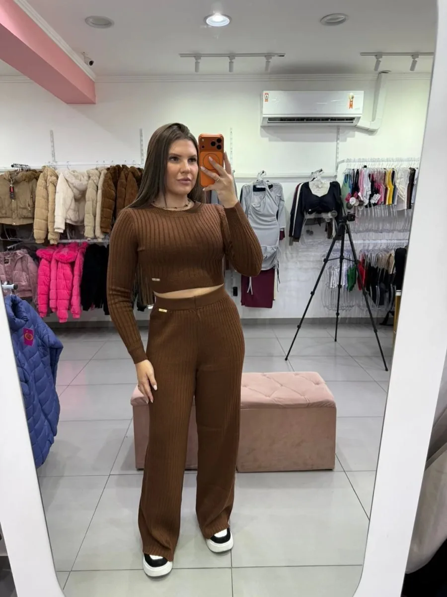 Conjunto Luxxo Modal Cropped Com Amarração Atrás E Abertura Nas Costas Calça Pantalona Marrom - foto 1