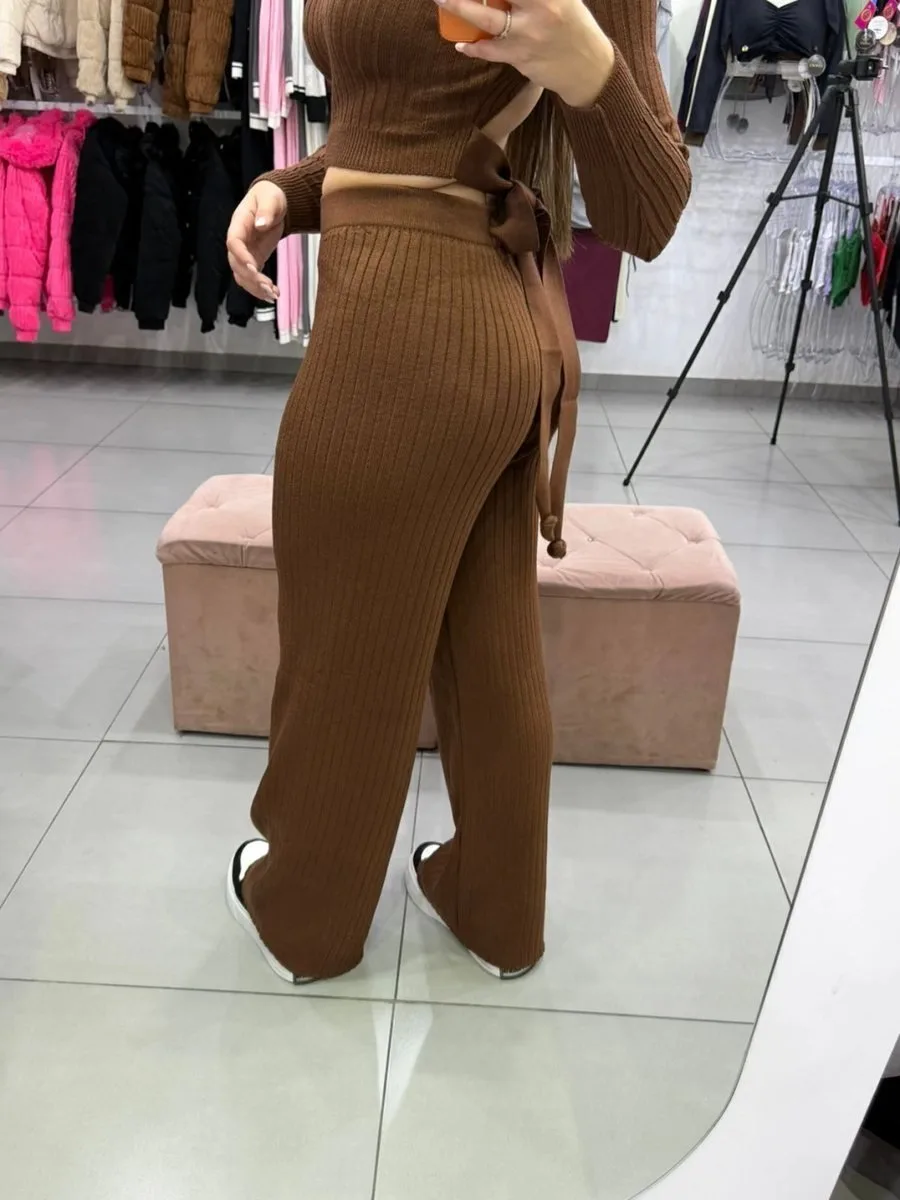 Conjunto Luxxo Modal Cropped Com Amarração Atrás E Abertura Nas Costas Calça Pantalona Marrom - foto 4