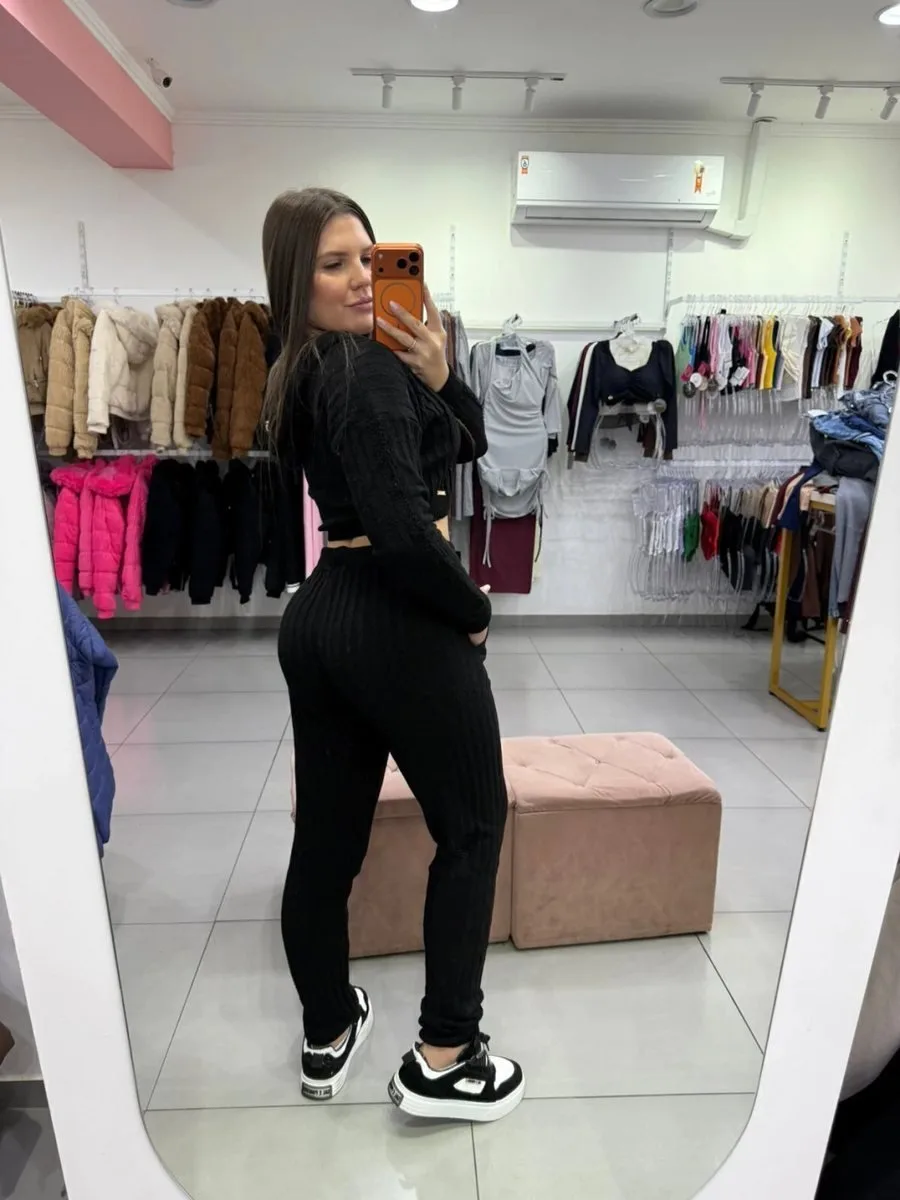Conjunto Luxxo Modal Mousse Cropped Casaquinho Com Ziper E Capuz Calça Com Bolso E Cordinha Preto - foto 2