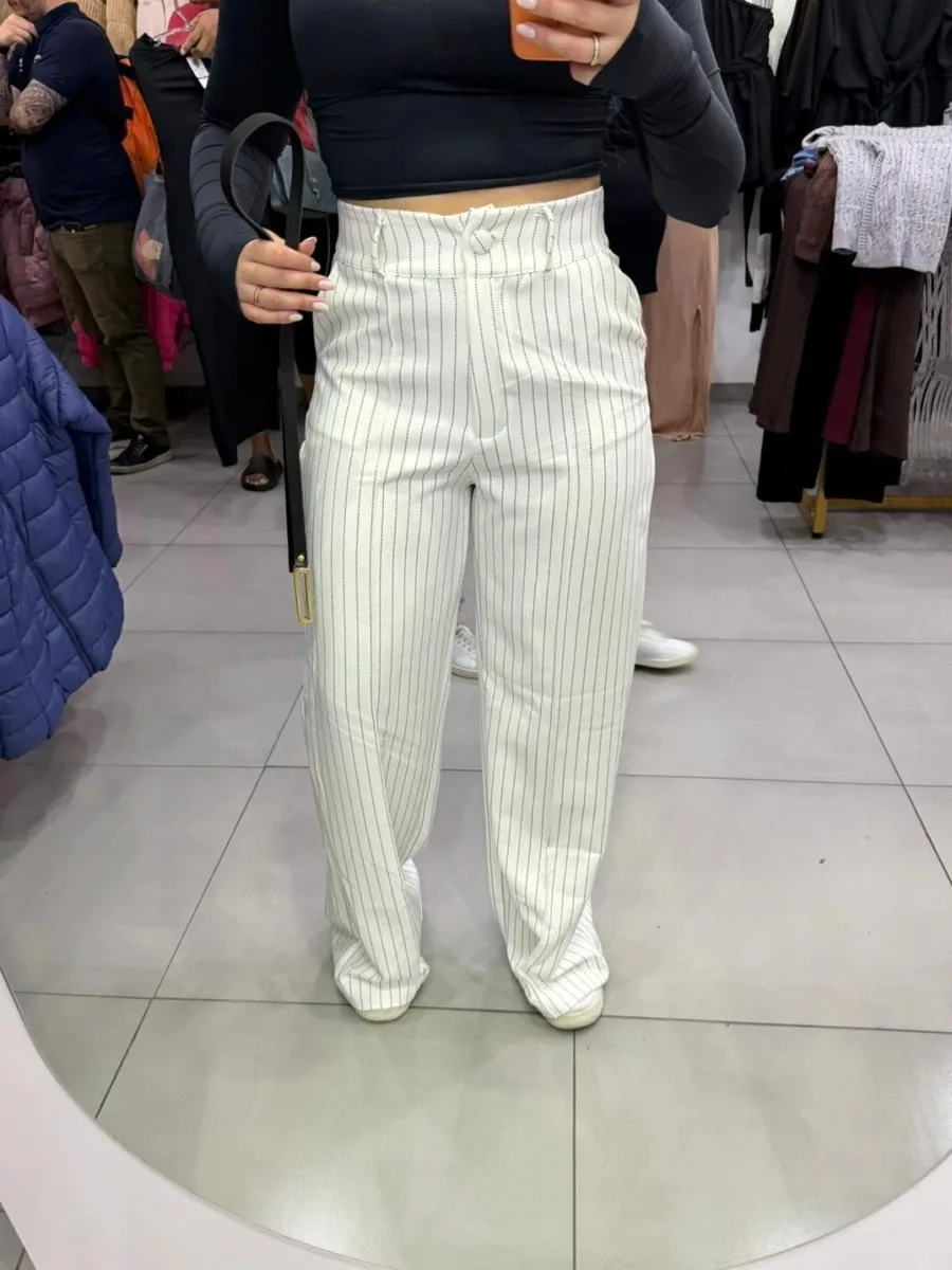 Calça Alfaiataria Com Listras E Cinto Branco - foto 3