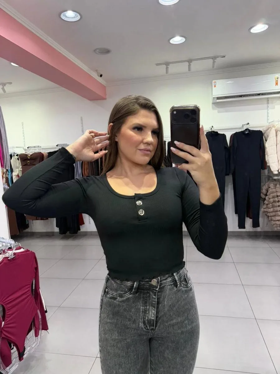 Cropped Canelado Térmico Com Manga Longa E Detalhe Dois Botões Preto - foto 1