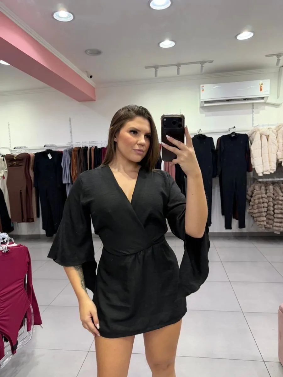 Macaquinho Cruzado Na Frente Com Detalhes Nas Mangas E Amarração Atrás Preto - foto 2