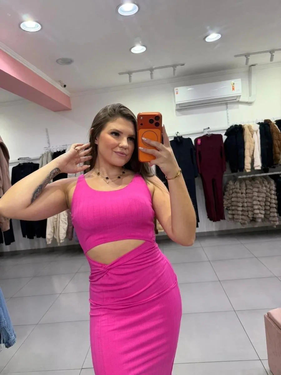 Vestido Canelado Algodão Midi Abertura Na Barriga E Fenda Lateral Rosa Pink - foto 3