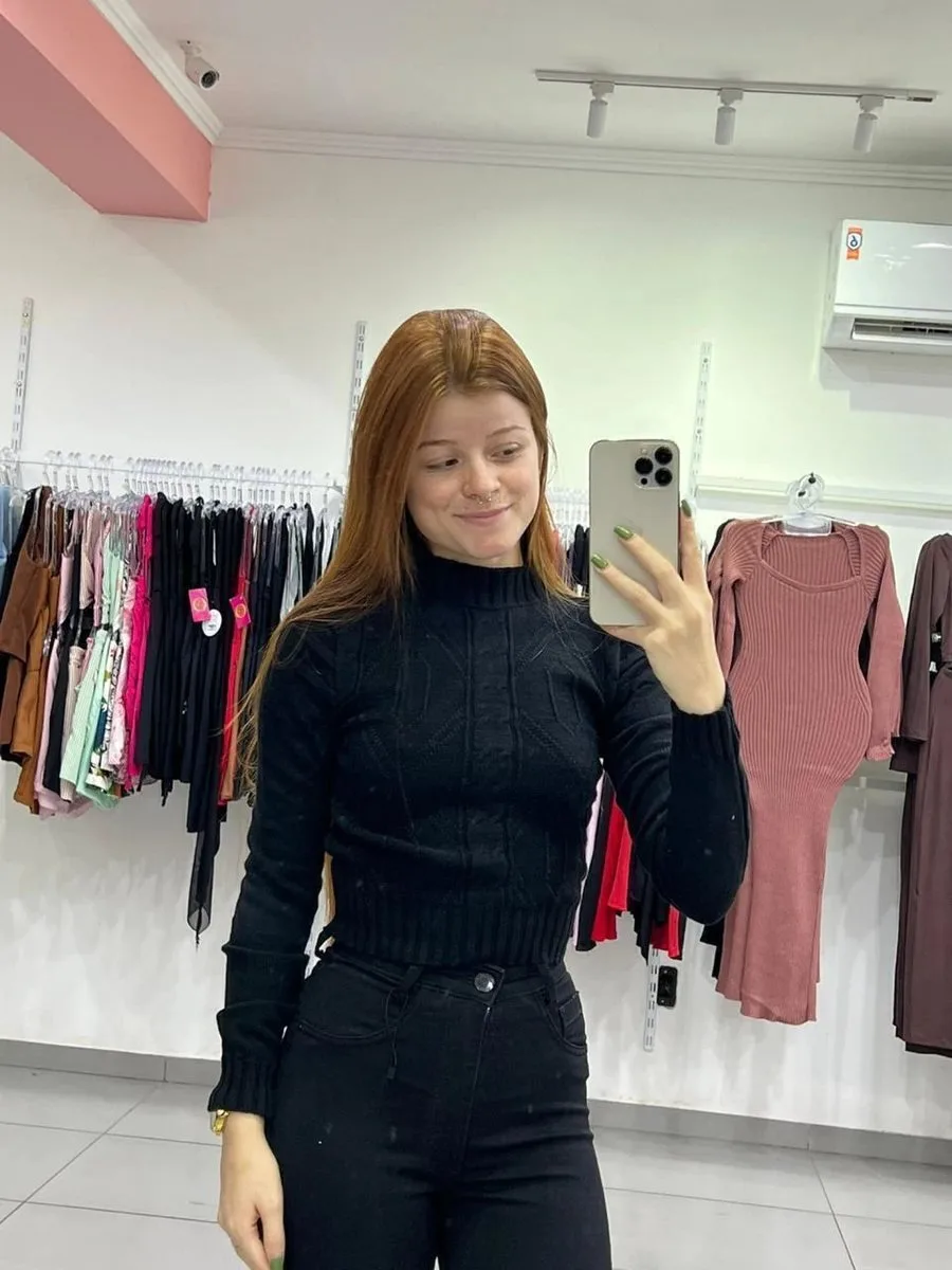 Cropped Modal Com Manga Longa E Gola Detalhes Preto - foto 1