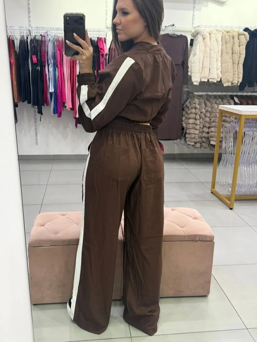 Conjunto Alfaiataria Calça Pantalona Com Bolsos E Casaco Cropped Com Ziper Marrom Escuro - foto 4