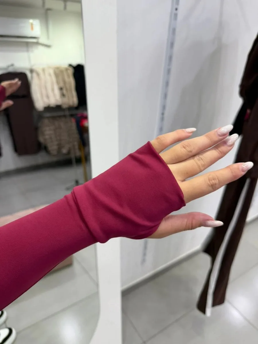 Cropped Poliamida Com Manga Longa E Costas Nua Bordo - foto 3