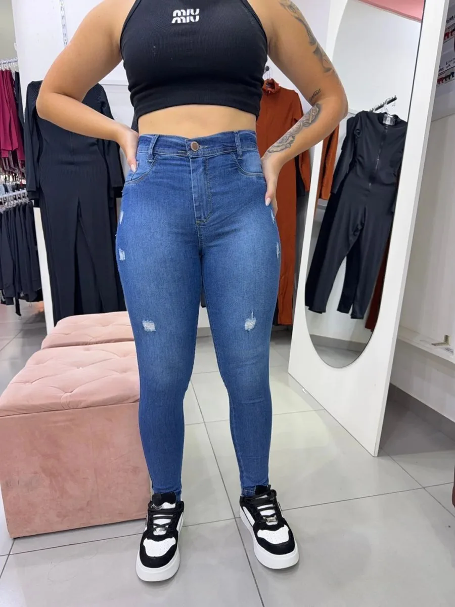Calça Jeans Skinny Básica Lavagem Tradicional Com Rasgo - foto 1