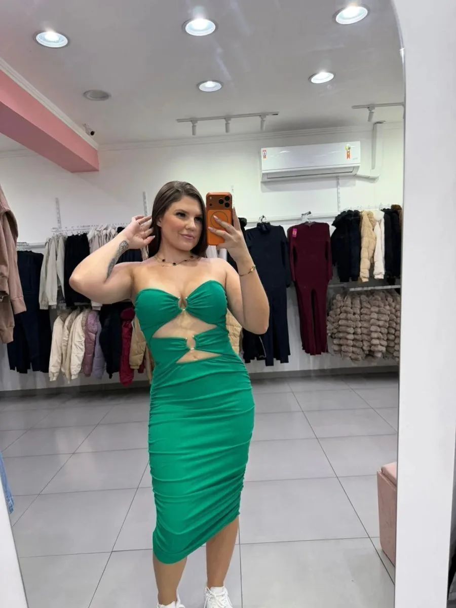Vestido midi canelado detalhe no peito verde - foto 1