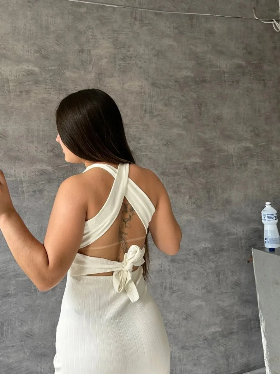 Vestido Longo Canelado Algodão Fenda Lateral Com Detalhe Atrás E Amarração Branco - foto 2