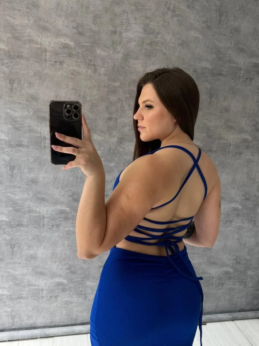 Vestido Atoalhado Longo Trançado Nas Costas E Fenda Azul - foto 2