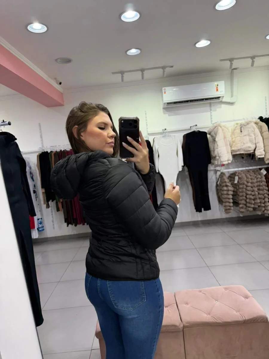 Jaqueta Bobojaco Sem Pelo Por Dentro E Com Capuz Removível Preto - foto 2