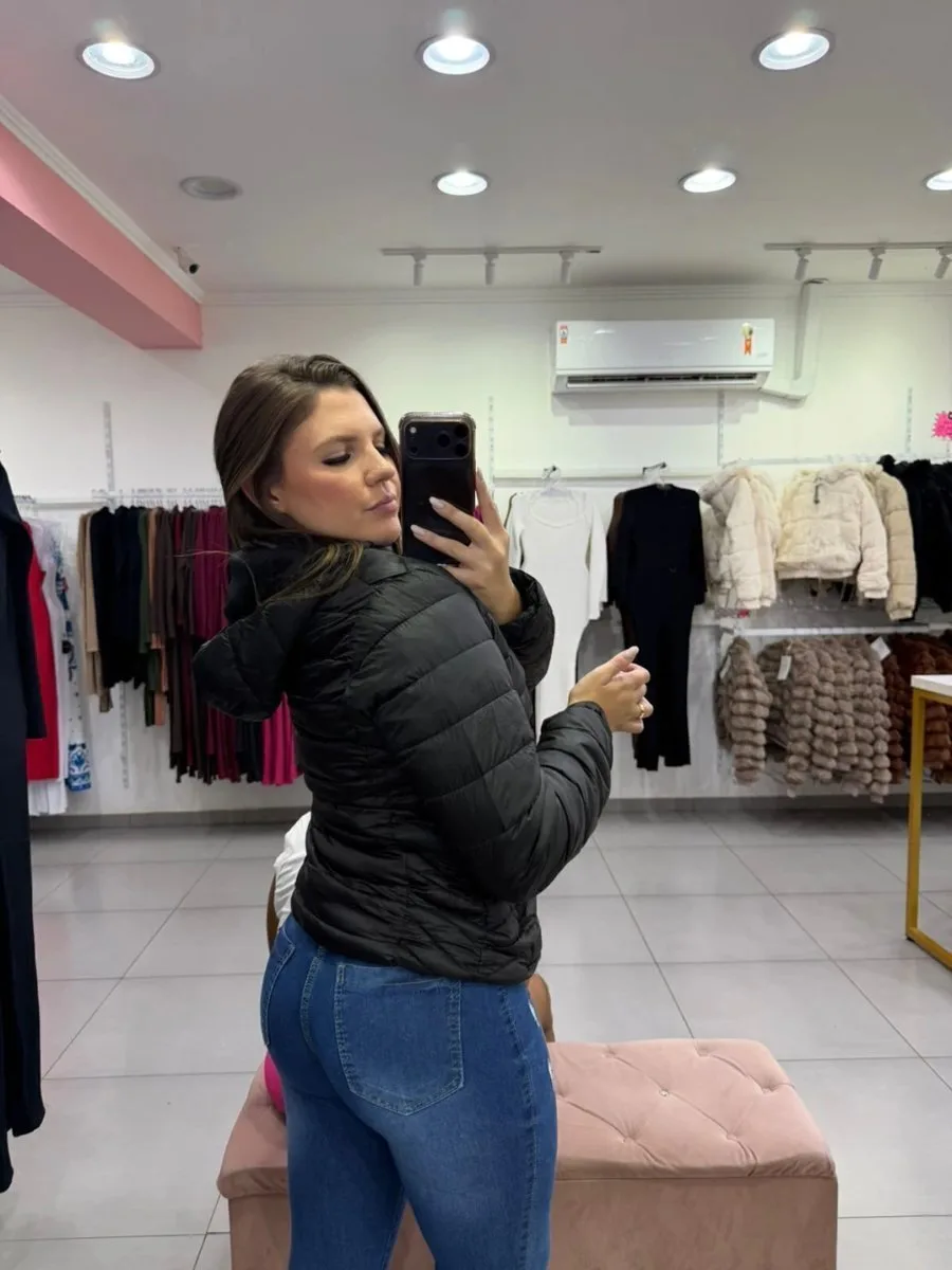 Jaqueta Bobojaco Com Capuz Removível Preto Com Pelo Dentro - foto 4