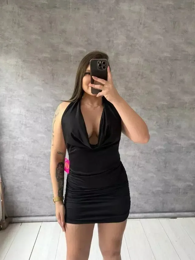Vestido Suplex Curto Costa Nua Com Amarração E Drapiado Preto - foto 1