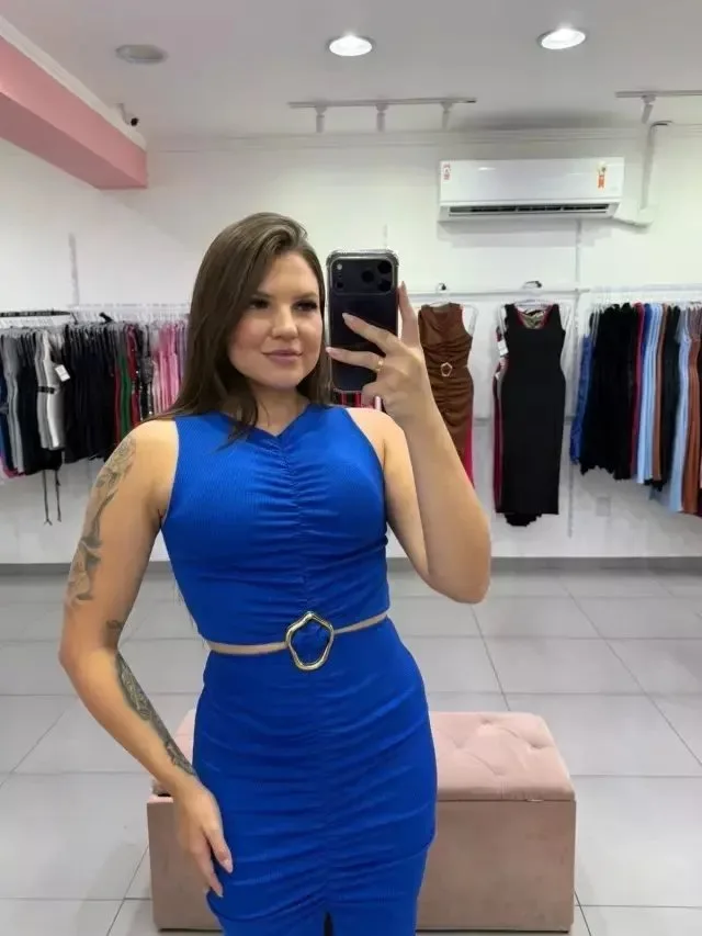 Vestido Midi Atoalhado Detalhe Argola E Fenda Na Frente Azul Royal - foto 1